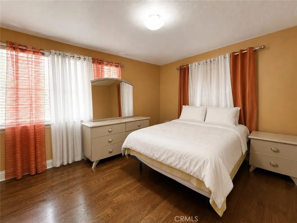 14921 Titus Panorama City, CA 91402