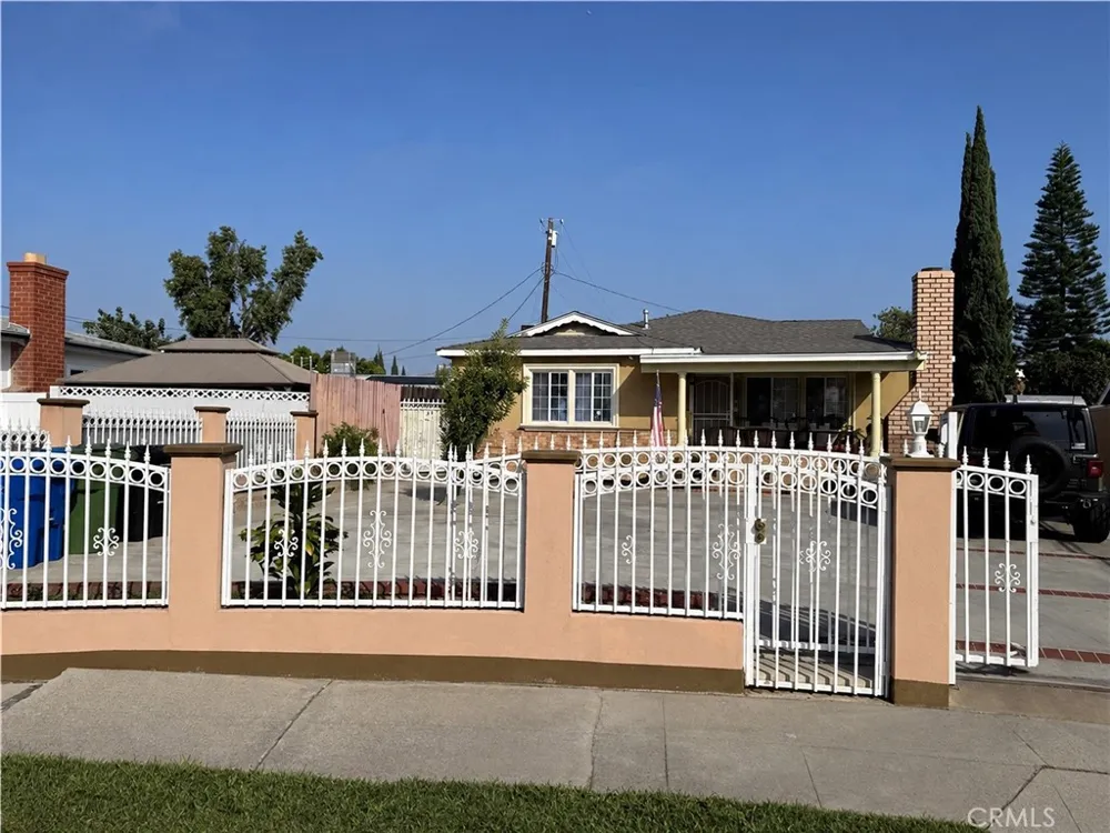 14921 Titus Panorama City, CA 91402