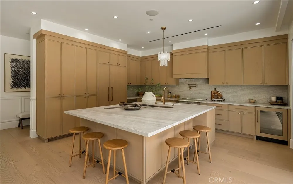 4517 Longridge Avenue Sherman Oaks, CA 91423