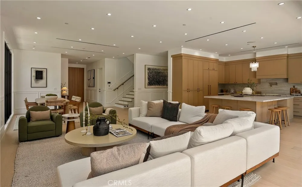 4517 Longridge Avenue Sherman Oaks, CA 91423