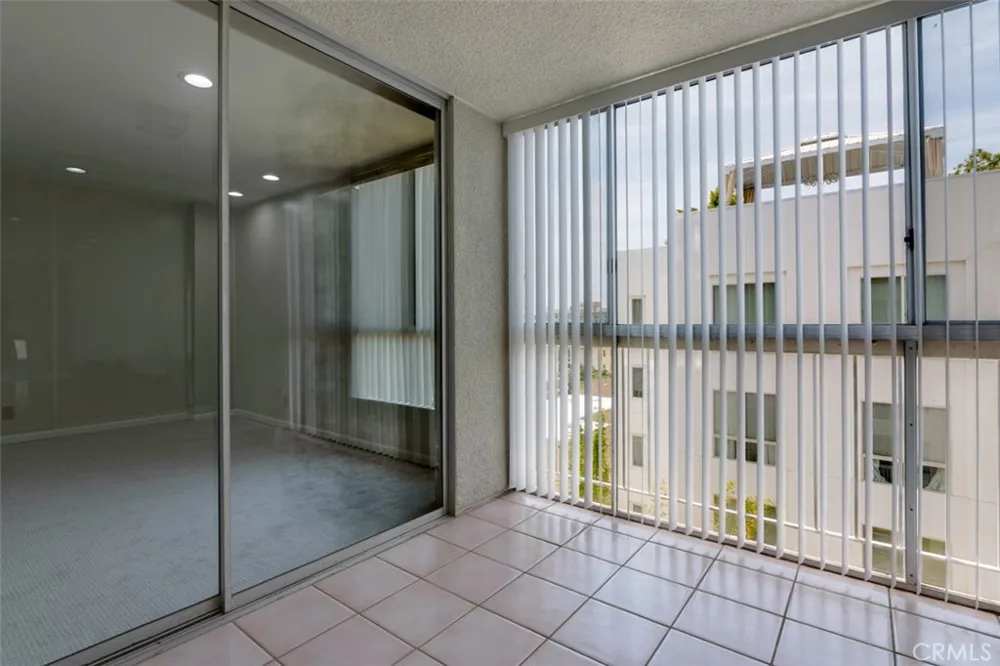 441 Oakhurst #604 Beverly Hills, CA 90210