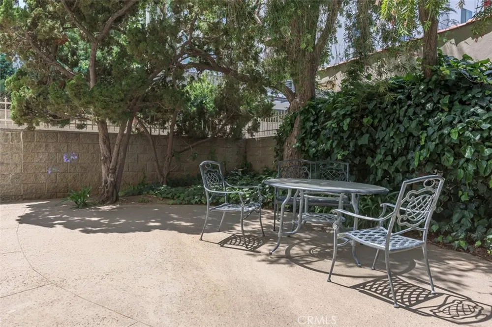 441 Oakhurst #604 Beverly Hills, CA 90210