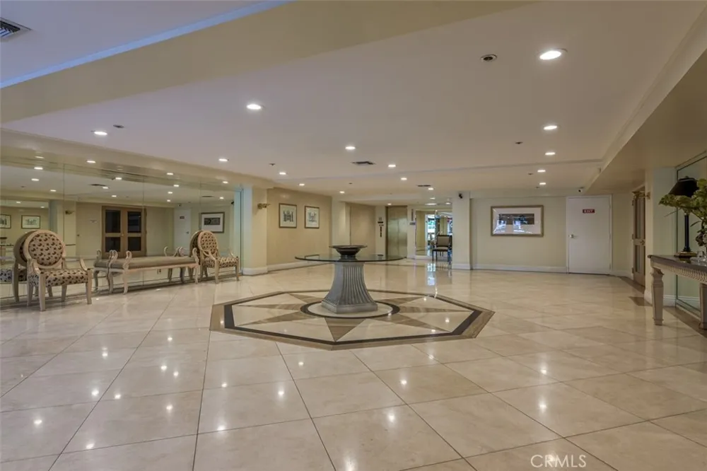 441 Oakhurst #604 Beverly Hills, CA 90210