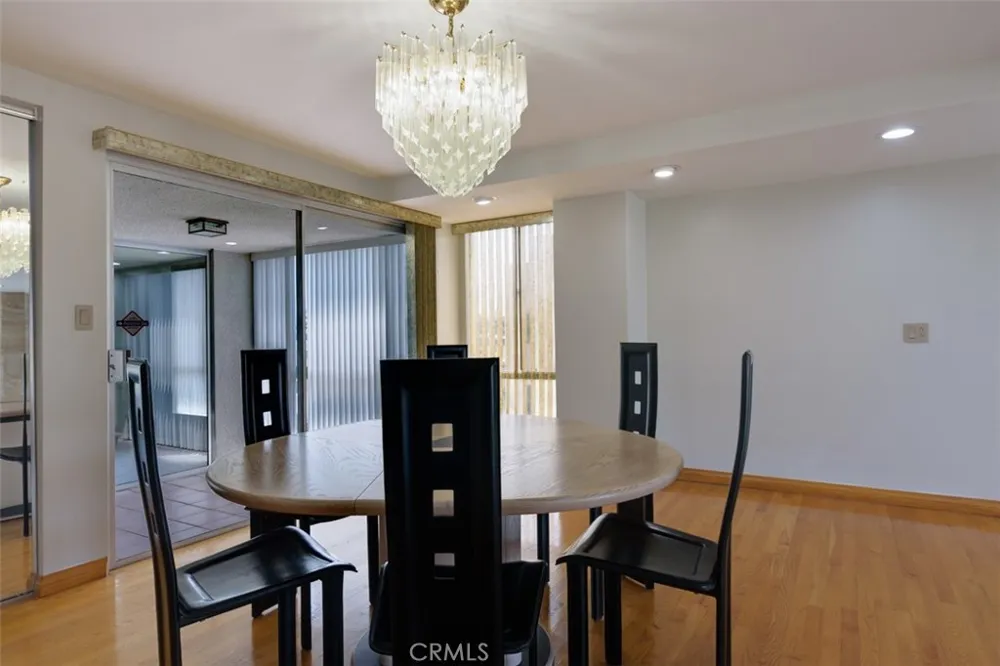 441 Oakhurst #604 Beverly Hills, CA 90210