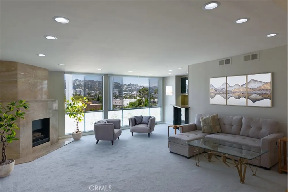 441 Oakhurst #604 Beverly Hills, CA 90210