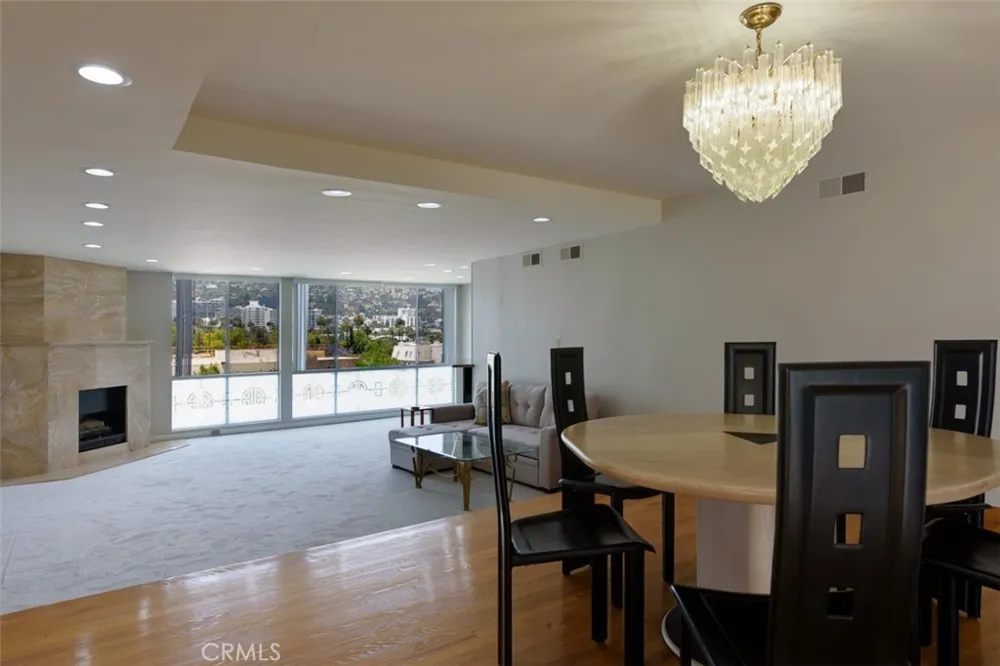 441 Oakhurst #604 Beverly Hills, CA 90210