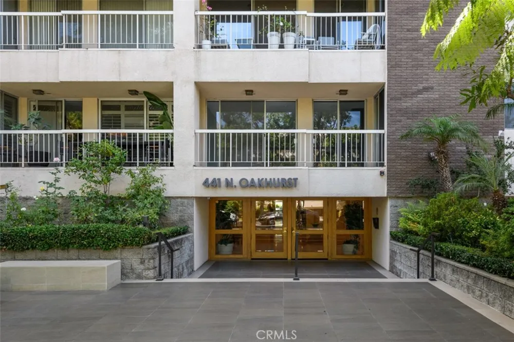 441 Oakhurst #604 Beverly Hills, CA 90210