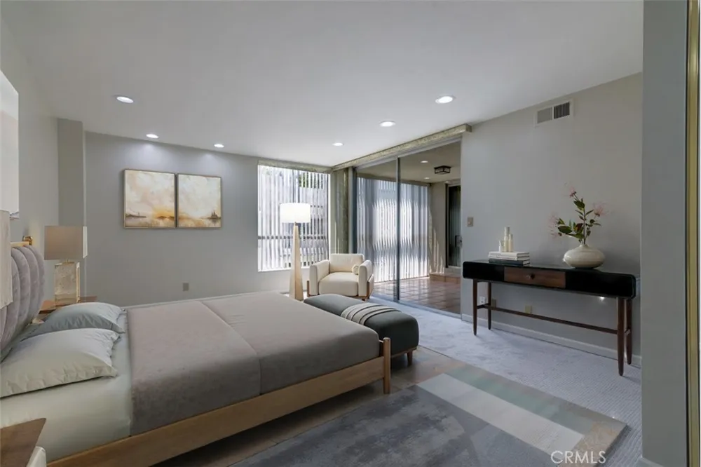 441 Oakhurst #604 Beverly Hills, CA 90210