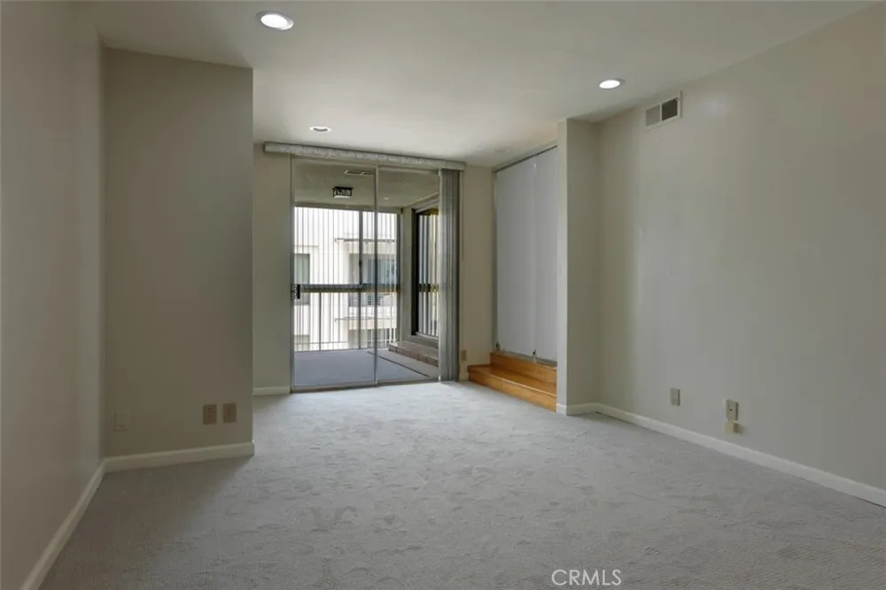 441 Oakhurst #604 Beverly Hills, CA 90210