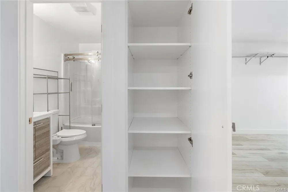 23401 Park Sorrento #34 Calabasas, CA 91302