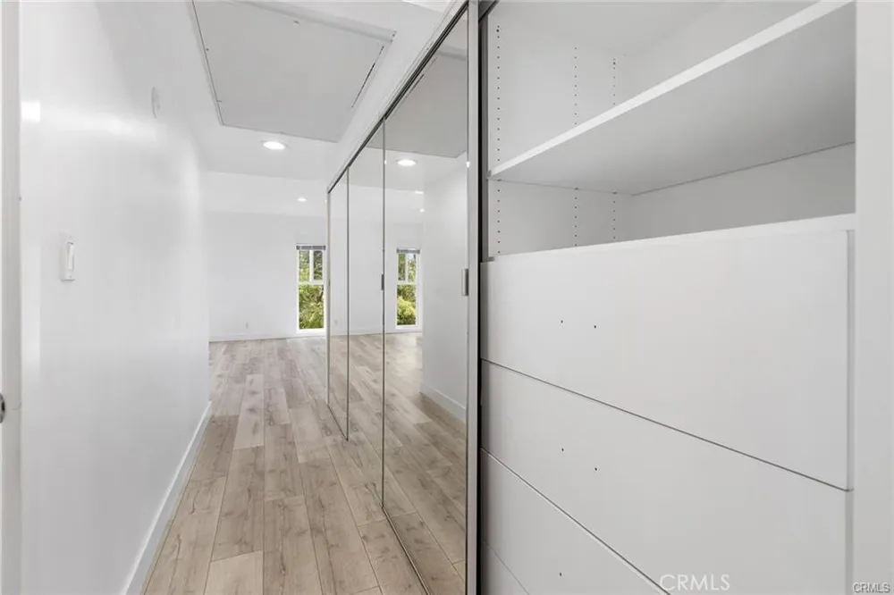 23401 Park Sorrento #34 Calabasas, CA 91302