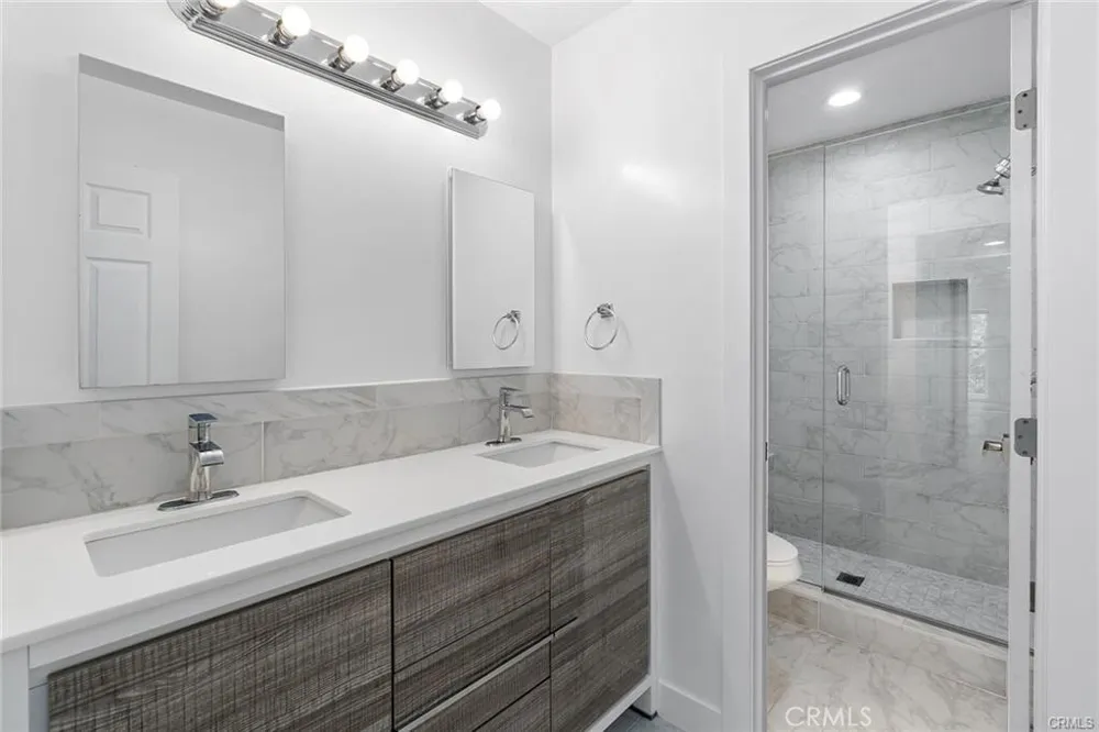 23401 Park Sorrento #34 Calabasas, CA 91302