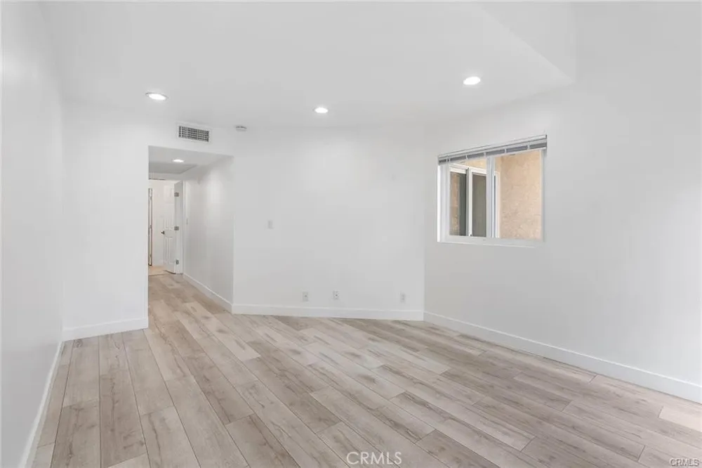 23401 Park Sorrento #34 Calabasas, CA 91302