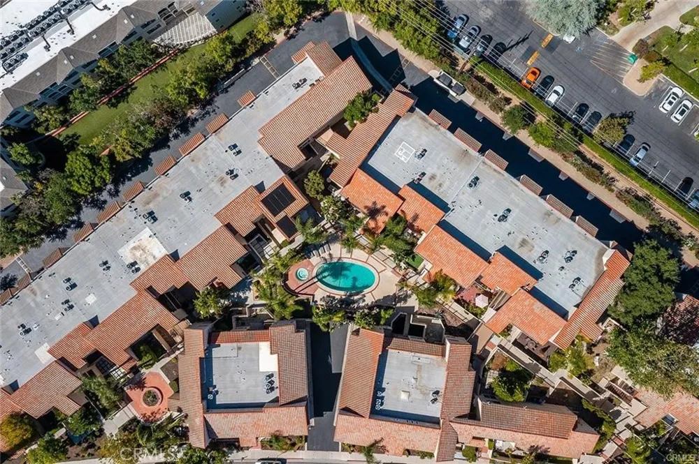 23401 Park Sorrento #34 Calabasas, CA 91302