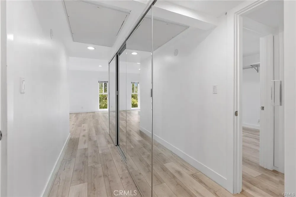 23401 Park Sorrento #34 Calabasas, CA 91302