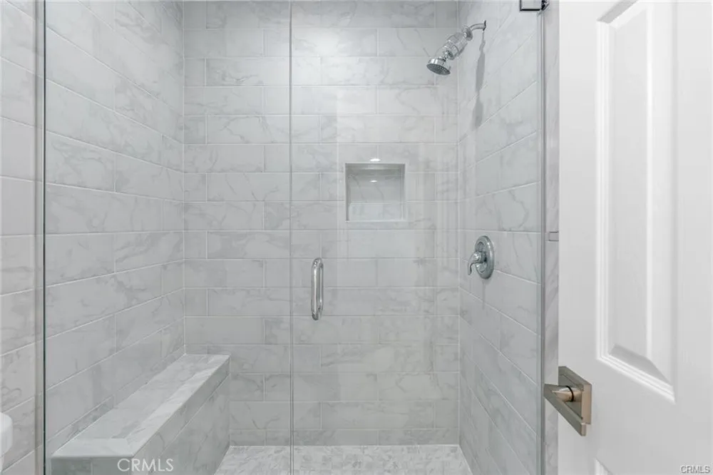 23401 Park Sorrento #34 Calabasas, CA 91302