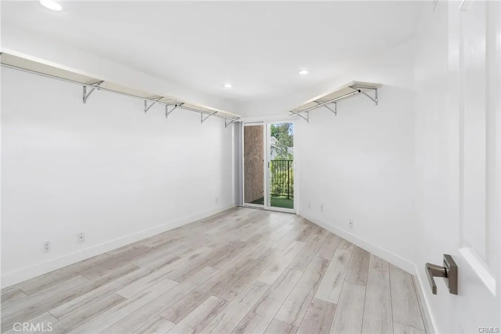 23401 Park Sorrento #34 Calabasas, CA 91302
