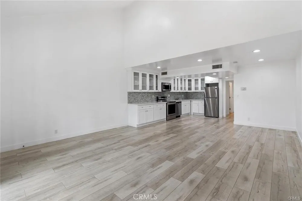 23401 Park Sorrento #34 Calabasas, CA 91302