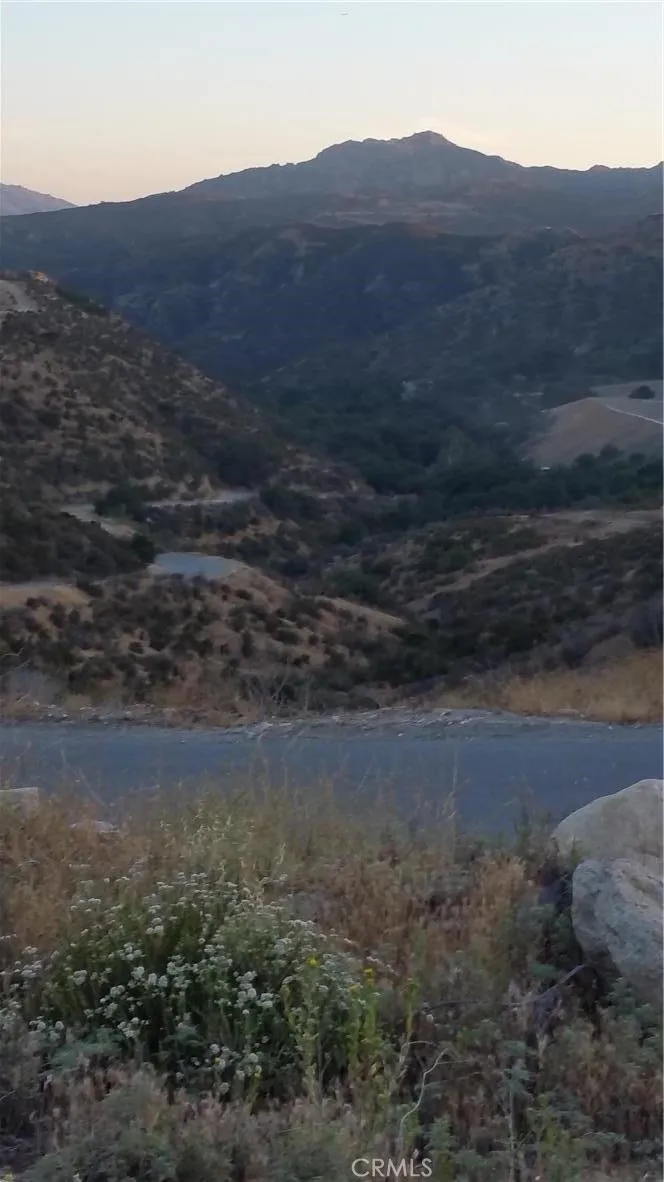 BROWNS CANYON RD. Chatsworth, CA 91311