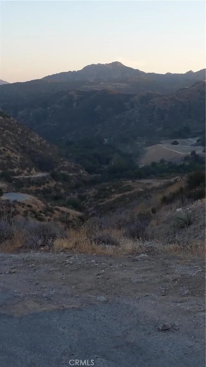 BROWNS CANYON RD. Chatsworth, CA 91311