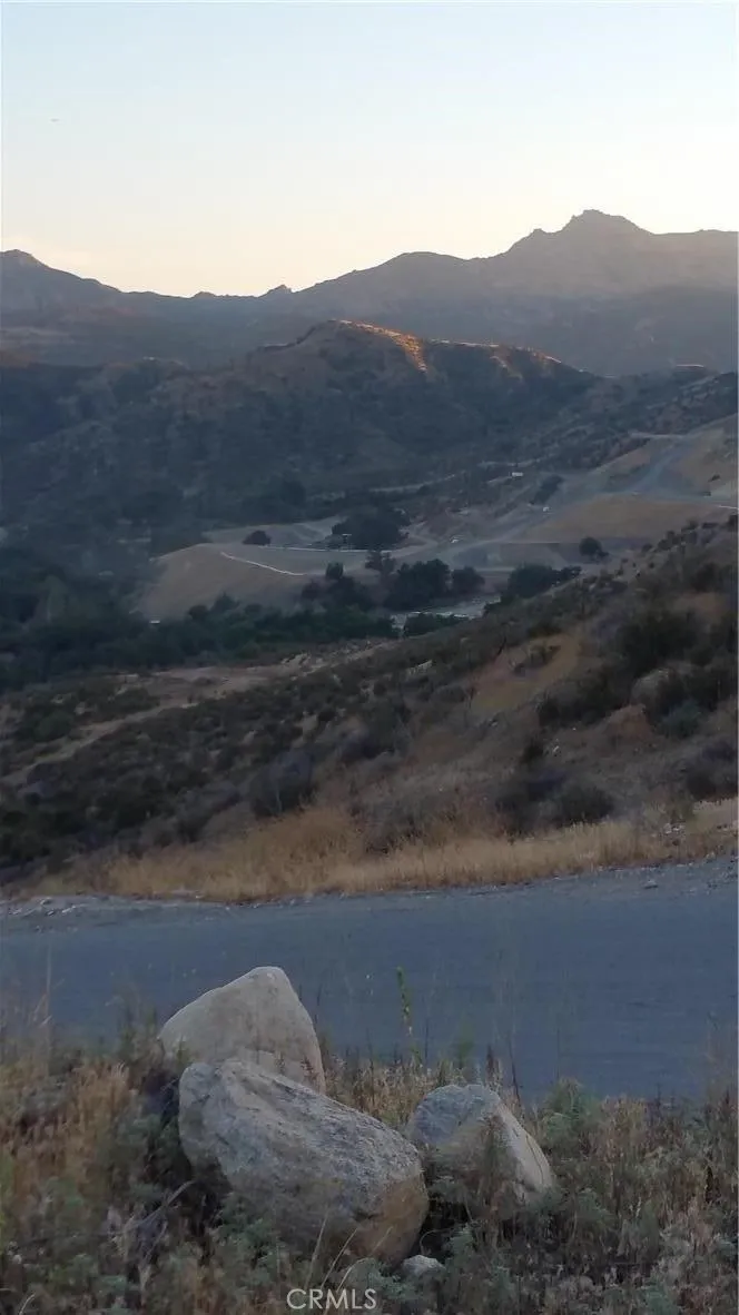 BROWNS CANYON RD. Chatsworth, CA 91311
