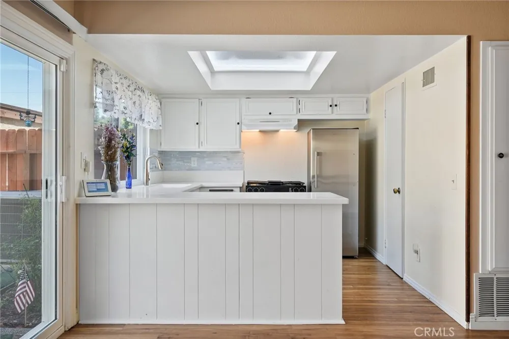 20119 Leadwell Street #3 Winnetka, CA 91306
