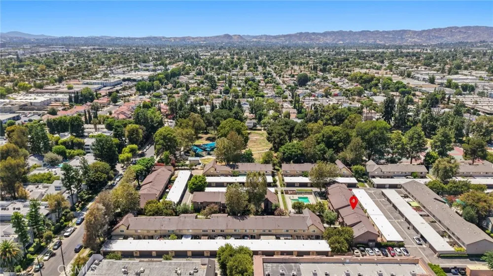 20119 Leadwell Street #3 Winnetka, CA 91306