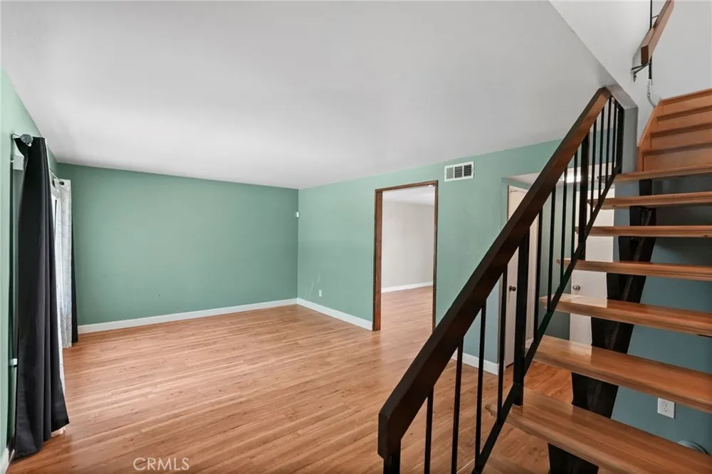 20119 Leadwell Street #3 Winnetka, CA 91306