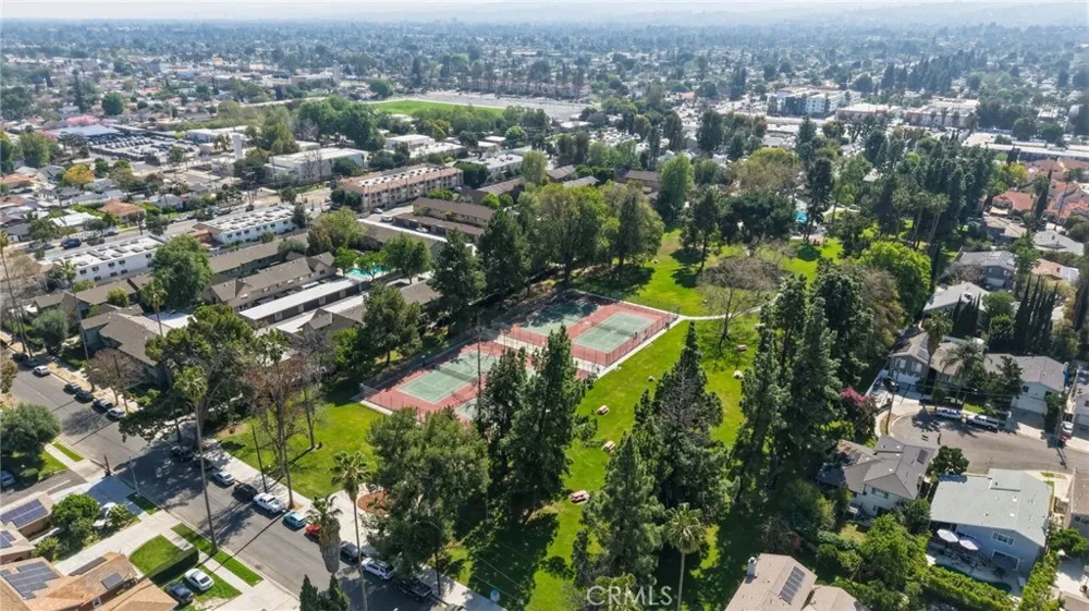 20119 Leadwell Street #3 Winnetka, CA 91306