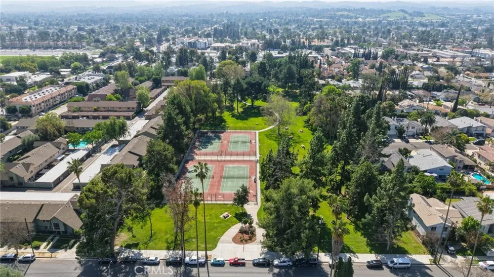 20119 Leadwell Street #3 Winnetka, CA 91306