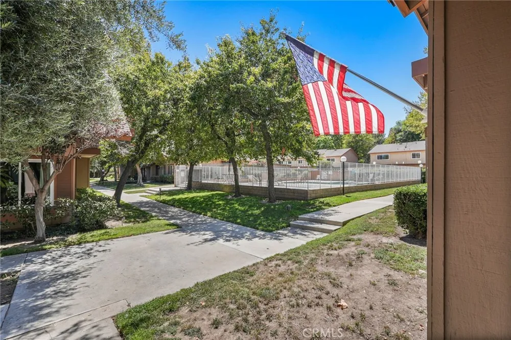 20119 Leadwell Street #3 Winnetka, CA 91306