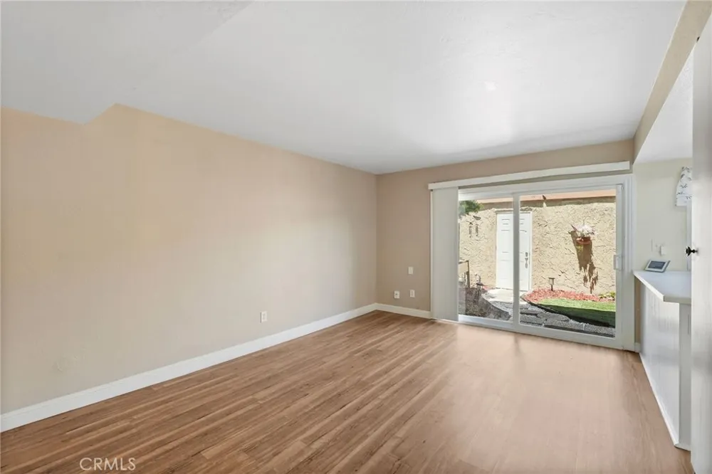 20119 Leadwell Street #3 Winnetka, CA 91306