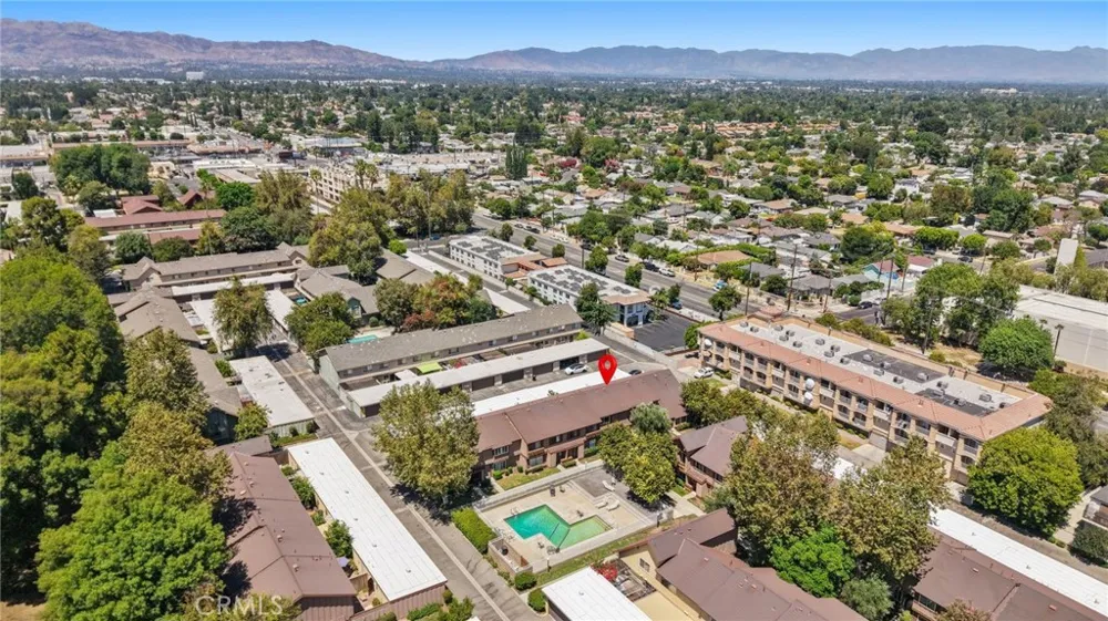 20119 Leadwell Street #3 Winnetka, CA 91306