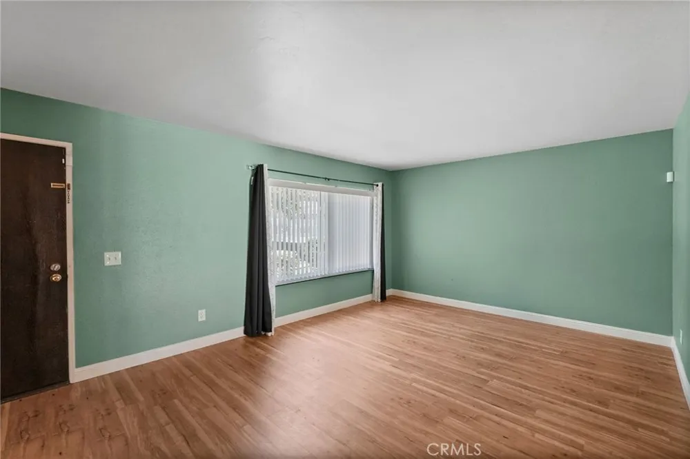 20119 Leadwell Street #3 Winnetka, CA 91306