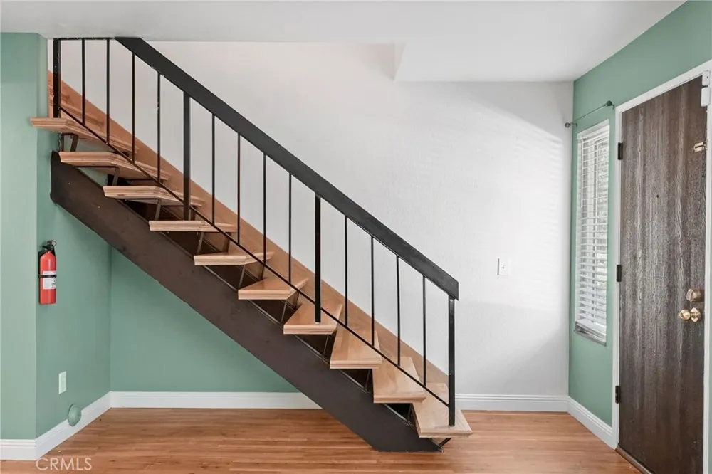 20119 Leadwell Street #3 Winnetka, CA 91306
