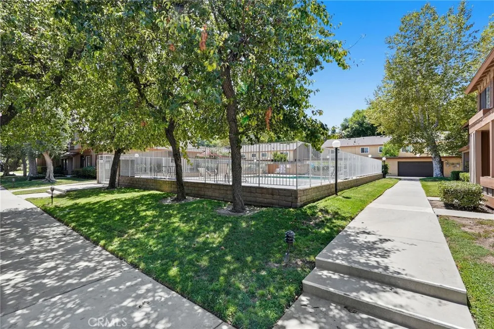20119 Leadwell Street #3 Winnetka, CA 91306