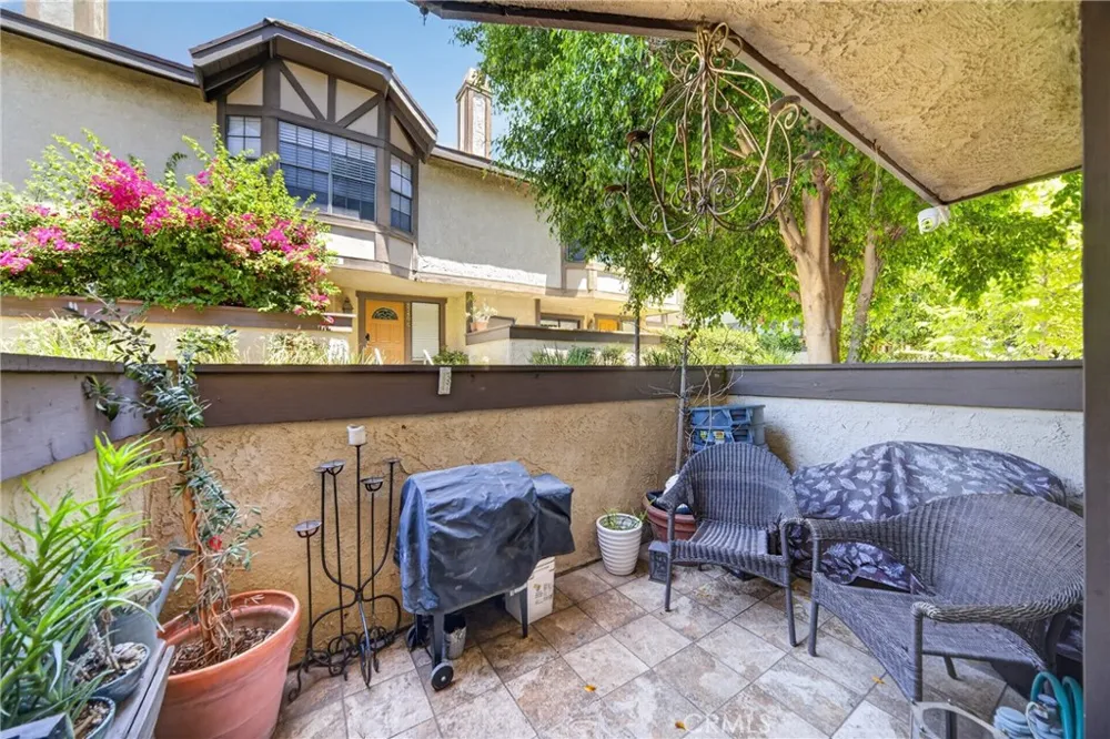 8235 Mason Ave. #C Los Angeles, CA 91306