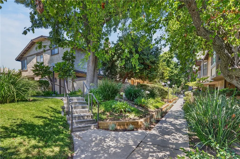 8235 Mason Ave. #C Los Angeles, CA 91306