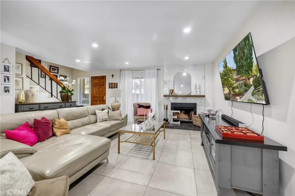 8235 Mason Ave. #C Los Angeles, CA 91306