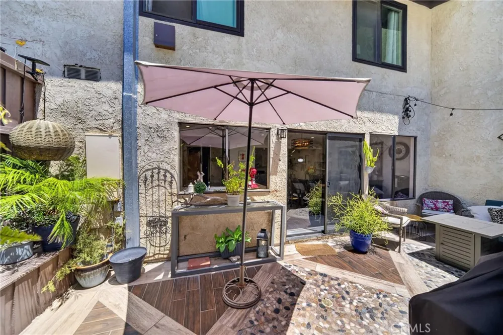 8235 Mason Ave. #C Los Angeles, CA 91306