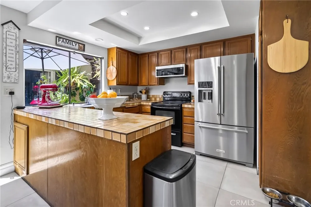 8235 Mason Ave. #C Los Angeles, CA 91306