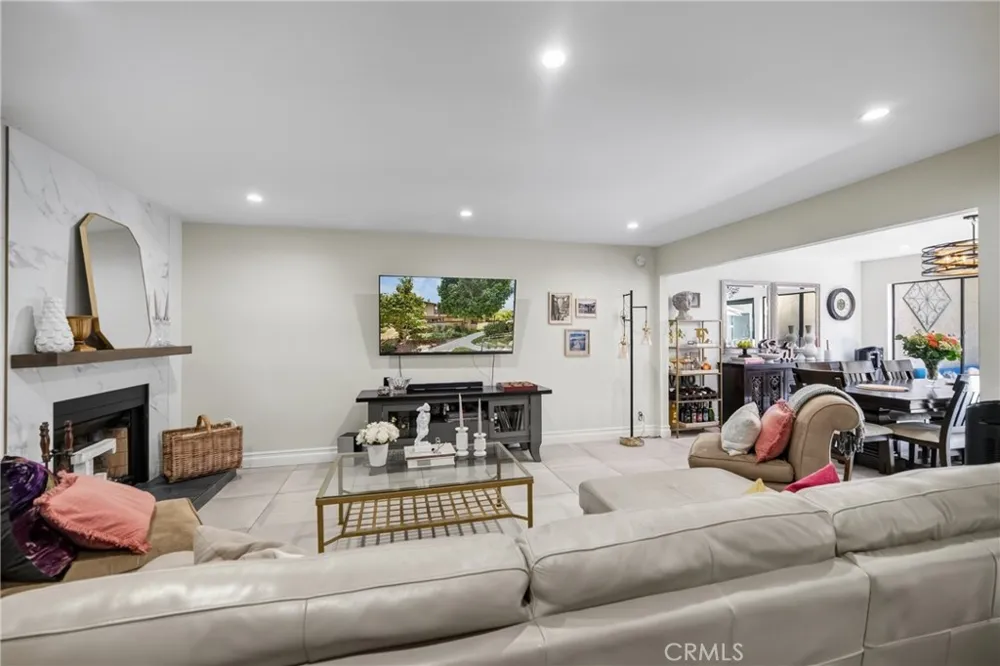 8235 Mason Ave. #C Los Angeles, CA 91306