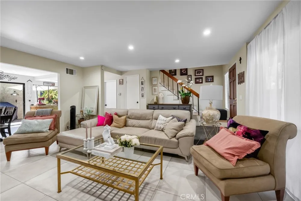 8235 Mason Ave. #C Los Angeles, CA 91306