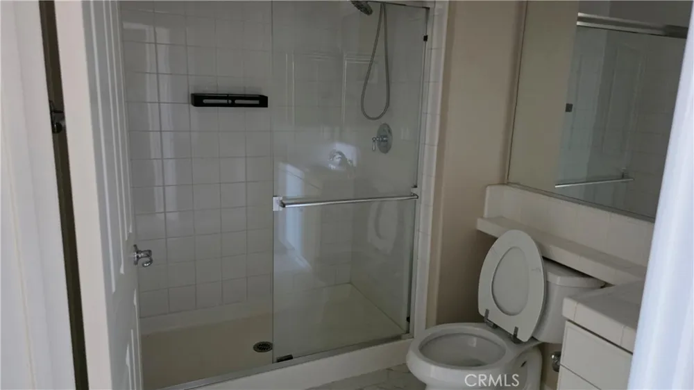 20421 Via Medici Northridge, CA 91326