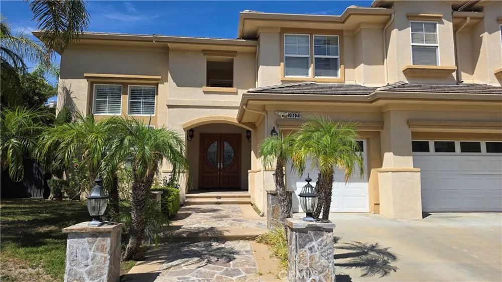 20421 Via Medici Northridge, CA 91326