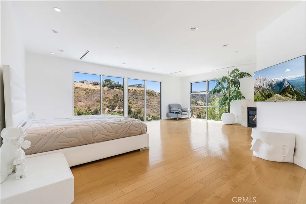 71 Coolwater Road Bell Canyon, CA 91307