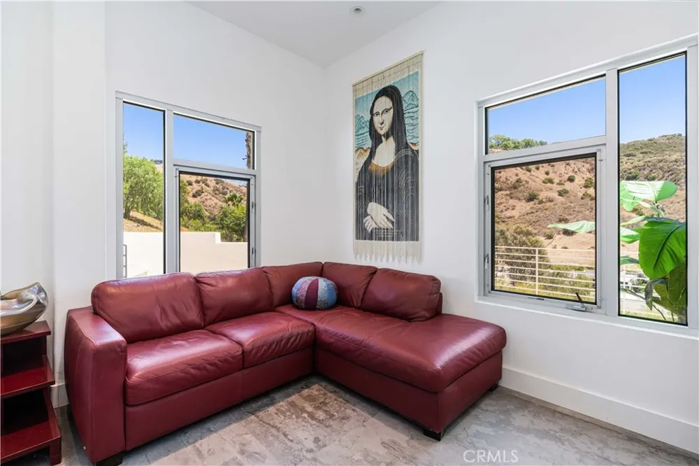 71 Coolwater Road Bell Canyon, CA 91307