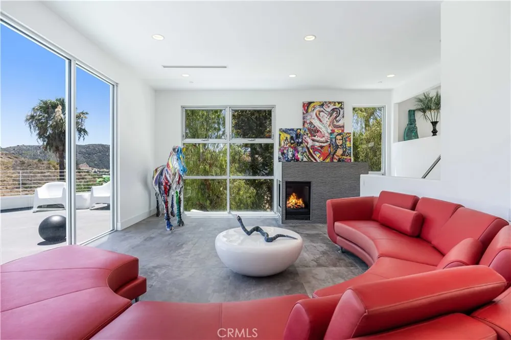 71 Coolwater Road Bell Canyon, CA 91307