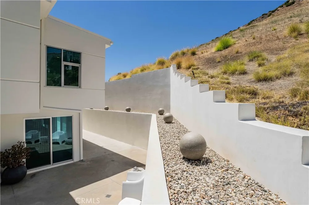 71 Coolwater Road Bell Canyon, CA 91307