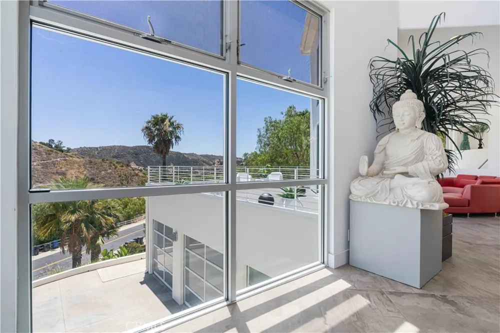 71 Coolwater Road Bell Canyon, CA 91307